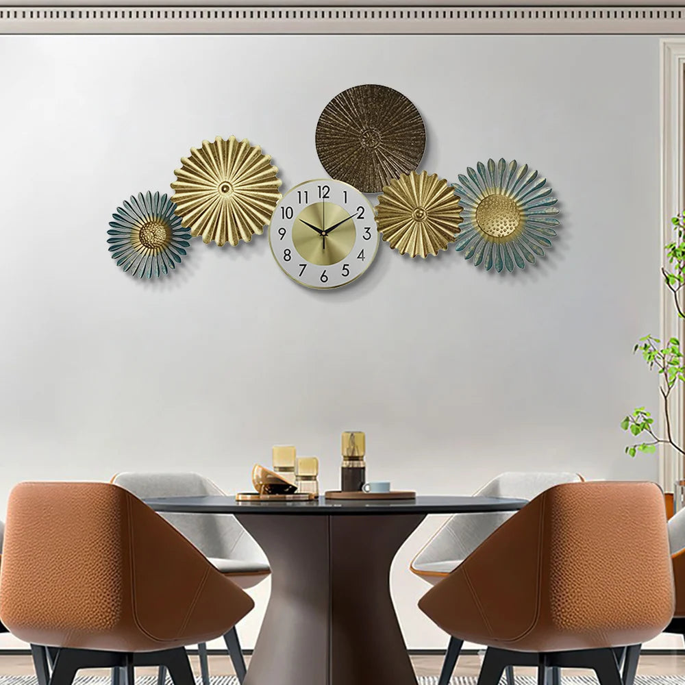 Modern Multi-Round Flowers Mute Wall Clock in Metal