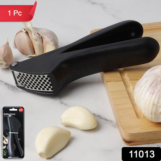 Garlic Press â Effortless Manual Garlic Crushing Tool