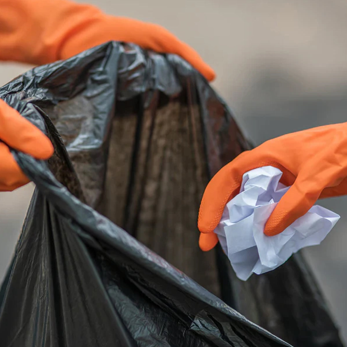 Eco-Friendly Disposable Garbage Bags â Durable 8 pcs Set