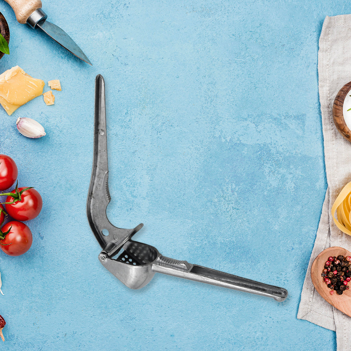 Aluminum Garlic Press â Easy-to-Use Kitchen Tool | ToolMate Pro