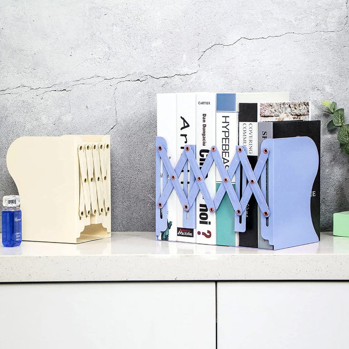 Adjustable Book Organizer Stand â Expandable, Space-Saving Design